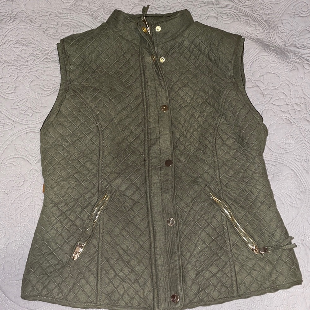 Special One Los Angeles Green Winter Fur Vest! Size L Never Worn!!